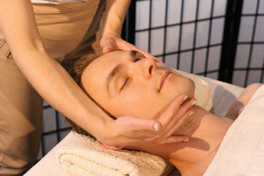 Kashmiri Massage vs. Classical Tantra: Key Differences in Experience