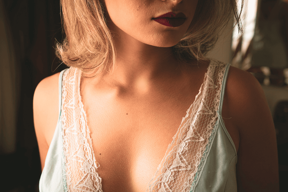 The Role of Eye Contact During Intimacy in Erotic Massage